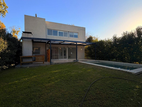 Casa En El Barrio La Angélica