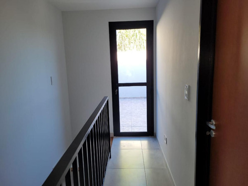 Imagen 10 de 25 de Dúplex 3 Ambientes Venta Castelar