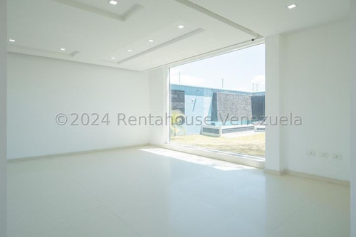Casa En Venta En Cumbres De Curumo Mls #24-26309