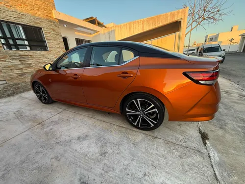 Nissan Sentra Sr, Bi-tono 2022. Único Dueño, Serv. Agencia.