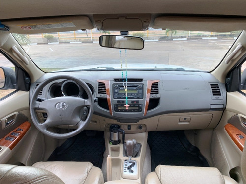 Imagen 11 de 18 de Toyota Fortuner 4x4