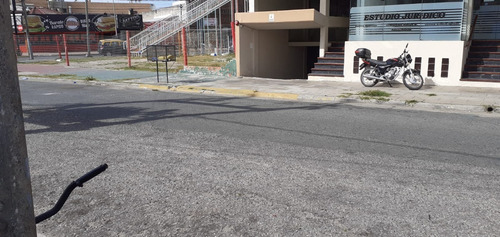 Imagen 1 de 4 de Cochera Céntrica A Metros De La Calle 2
