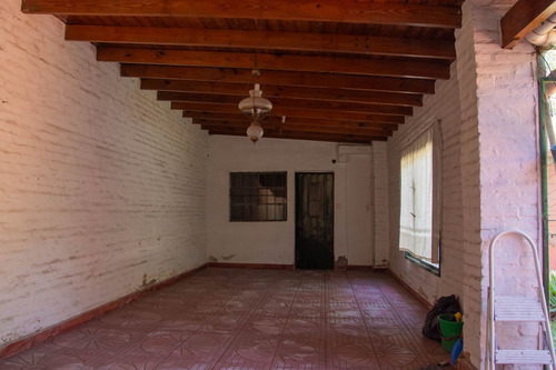 Venta Casa 6 Ambientes En Tortuguitas Doble Lote.