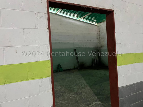 Amplio Galpon En Alquiler Zona Industrial Luz Trifasica Pozo De Agua Altura Porton 5 Metros Entrada Gandola Carga Pesada Estef 25-2261