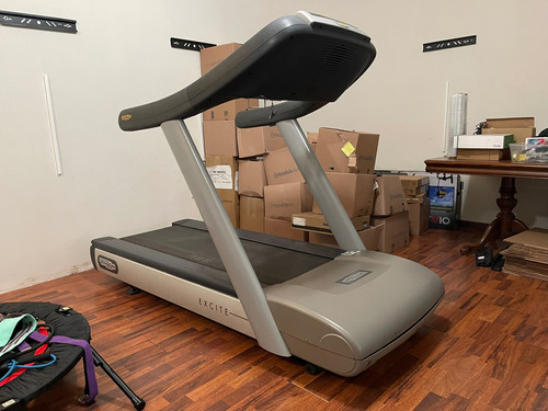 Caminadora Profesional Technogym Excite 220v.