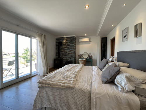 Casa En Venta Con Fondo A La Laguna Lagos De San Eliseo