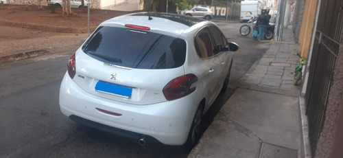 Peugeot 208 1.6 16v Griffe Flex Aut. 5p