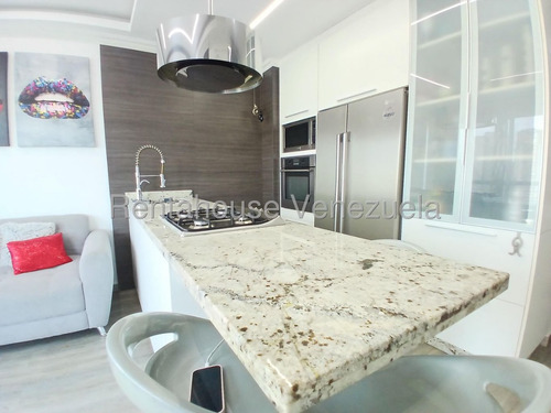 Apartamento Remodelado En Venta, Urb. San Bernardino