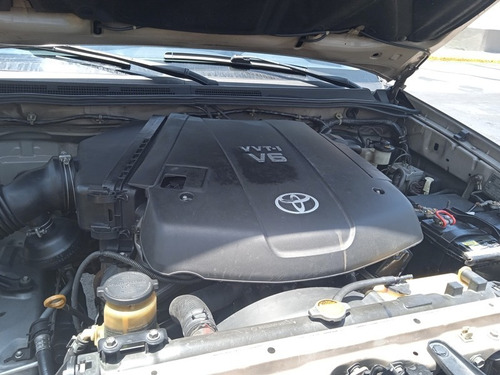 Imagen 10 de 12 de Toyota Hilux V6 4.0 4x4