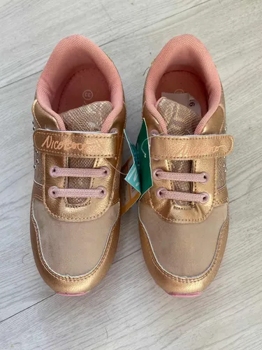 Zapatos de marca para niña sale
