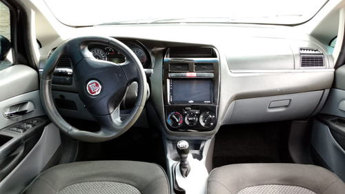 Fiat Linea 1.8 16v Essence Flex 4p