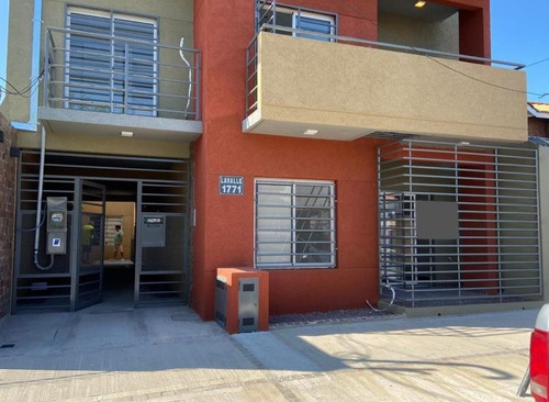 Imagen 3 de 9 de Departamento En Venta En José C Paz