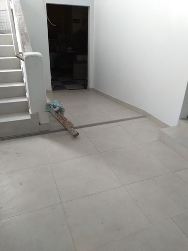 Imagem 3 de 5 de Serviço E Mão De Obra Revestimento De Alunos E Porcelanat
