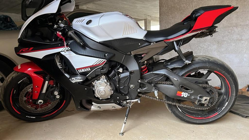 Imagen 7 de 11 de Yamaha R1