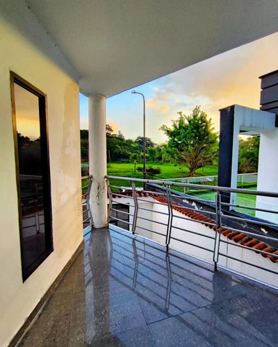 Imagen 11 de 25 de Casa Venta Urb. Agua Clara. Adlz