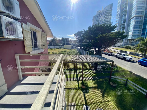 Venta Casa 5 Dormitorios. Playa Mansa, Punta Del Este