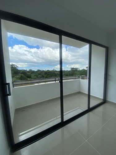 Apartamento En Venta En La Jacobo Majluta De 3 Habitaciones
