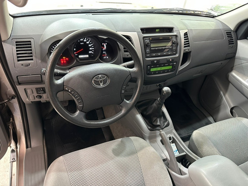 Imagen 7 de 11 de Toyota Hilux (l05) 3.0 C/d 4x2 Tdi Srv 163cv