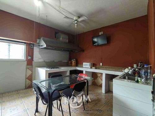 Casa En Guadalajara Centro, Guadalajara Con 5 Recámaras, 350 M², Id: 138533