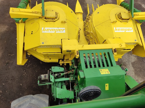 Imagen 9 de 17 de Picadora Autopropulsada John Deere 5730 04 Surcos C/ Cracker