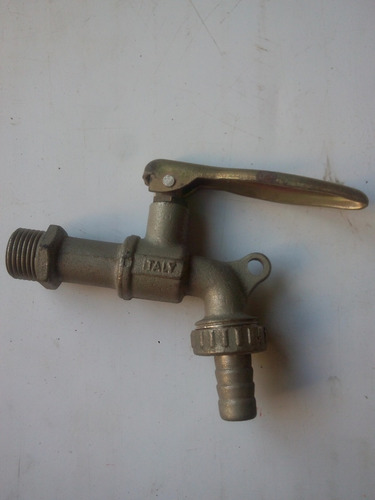 Imagen 3 de 5 de Llave Chorro Con Aldaba Para Candado