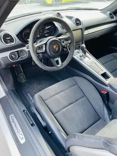Porsche Cayman 2022