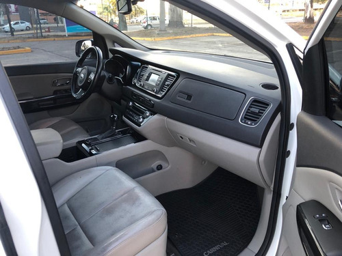 Imagen 10 de 10 de Kia Carnival 2.2 Crdi Premium 2016