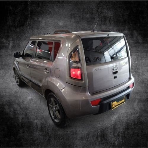 Imagem 5 de 15 de Kia Soul 1.6 2011 Completo
