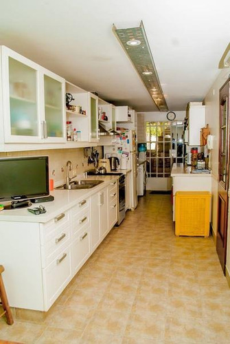 Hermosa Casa Súper Cómoda Y Espaciosa, Con Cochera, Pileta, Jardín Y Parrilla!