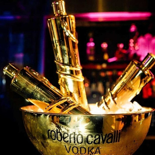 Imagen 5 de 8 de Vodka Roberto Cavalli Gold Edition 1000ml