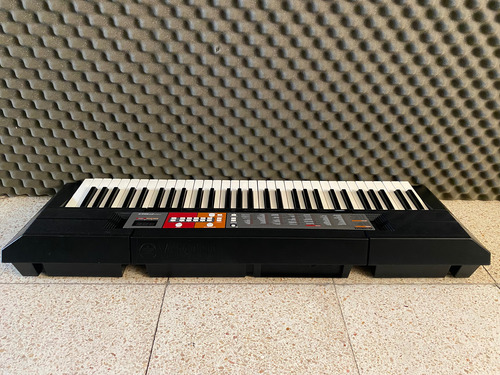 Teclado Yamaha Psr F50 - Video Negro (Usado)