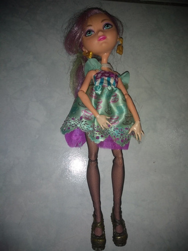 Ever After High Muñeca Madeline Hatter Con Otras Manos