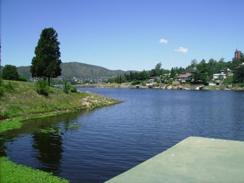 Imagen 1 de 14 de Casa En Carlos Paz Con Costa Al Lago (alquiler Anual)
