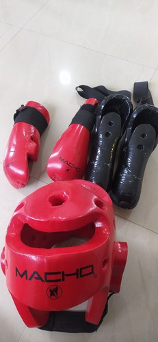 Imagen 5 de 5 de Casco, Guante Y Zapatos De Karate Para Niños
