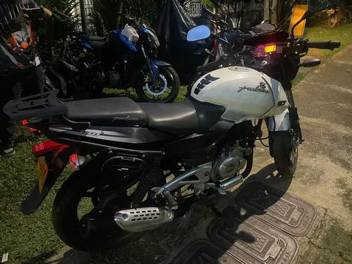Bajaj Pulsar 180gt
