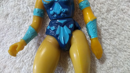 Figura Evil Lyn Motu Aurimat Mexicano Detalles Liquidación.! (Usado)