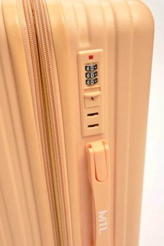 Valija Carry On 20 Pulgadas Mtl Abs Rígida Color Oro Ruedas Dobles 360° Liviana Resistente Equipaje De Mano Diseño Moderno Candado Tsa Organización Eficiente Ideal Viajes Negocios Placer Reforzada