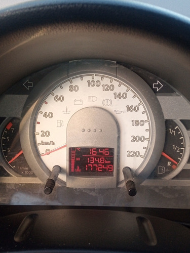 Volkswagen Suran 1.6 I Trendline 90b 2009