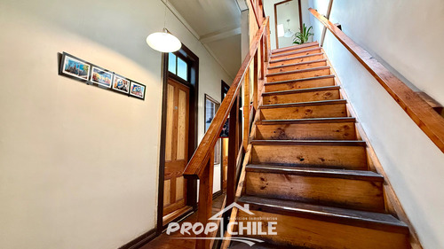 En Venta Hermosa Casona, Cerro Alegre. (87071)