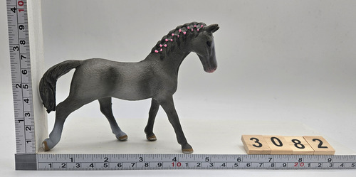 Figura Yegua Caballo Trakehner Juguete Plástico Niño Regalo