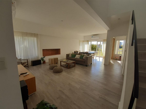 Imagen 5 de 30 de Casa - Los Castaños - Alquiler Anual