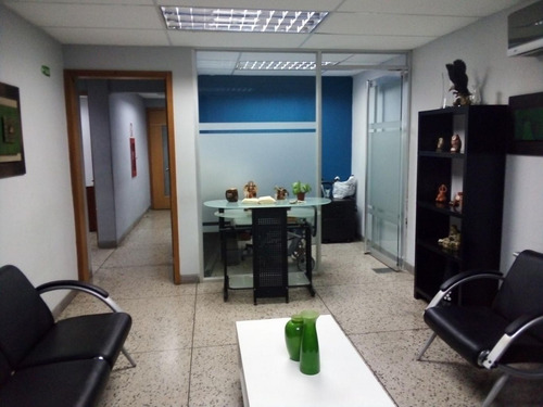 Imagen 2 de 17 de Leida Falcon Rentahouse Vende Edificon En La Candelaria Valencia 22-19154 Lf