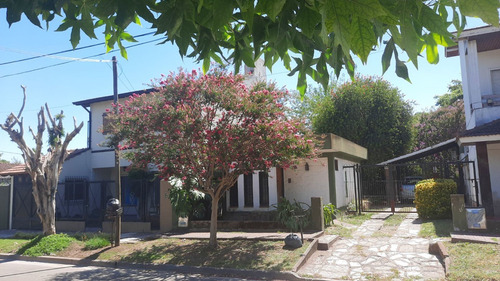 Imagen 3 de 12 de Venta Casa Lomas De Zamora A Reciclar Permuta