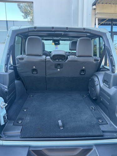 Jeep Wrangler 3.6 Unlimited Sahara V6 4x4 At