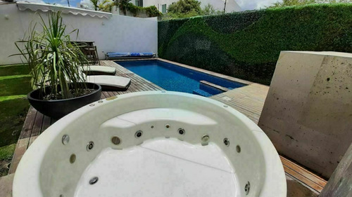 Imagen 8 de 20 de Preciosa Residencia En Cumbres Del Lago, Alberca Propia, Roo