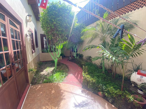 Casa En Venta En Veracruz Con Hab En P.b. Col Centro