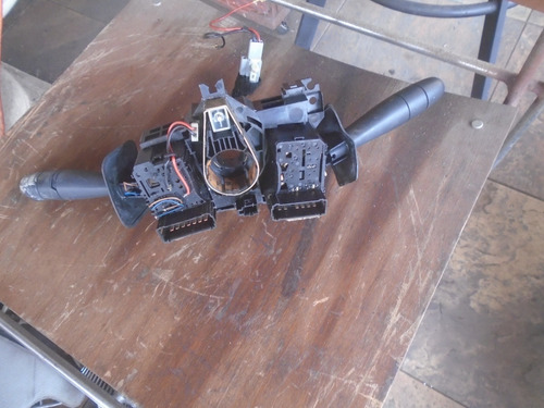 Imagen 3 de 3 de Vendo Palanca De Luces Y Wiper De Nissan Platina Año 2005