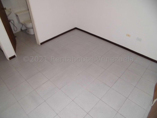 Imagen 12 de 17 de Apartamento En Venta 22-3681