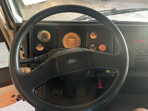 Ford Cargo 915