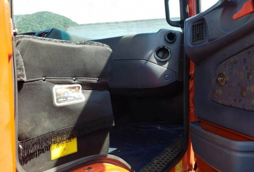 Mercedes Benz 1215 - Baú Motor Trancado Repasse